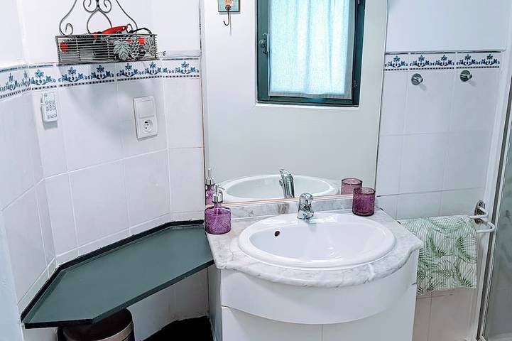 Location de vacances pour 6 personnes, avec terrasse et jardin à Aramon - 3