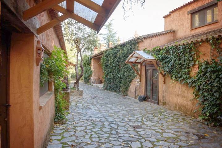 Casa rural para 3 personas, con Jacuzzi y Terraza además de Jardín y Piscina en Fuenteheridos