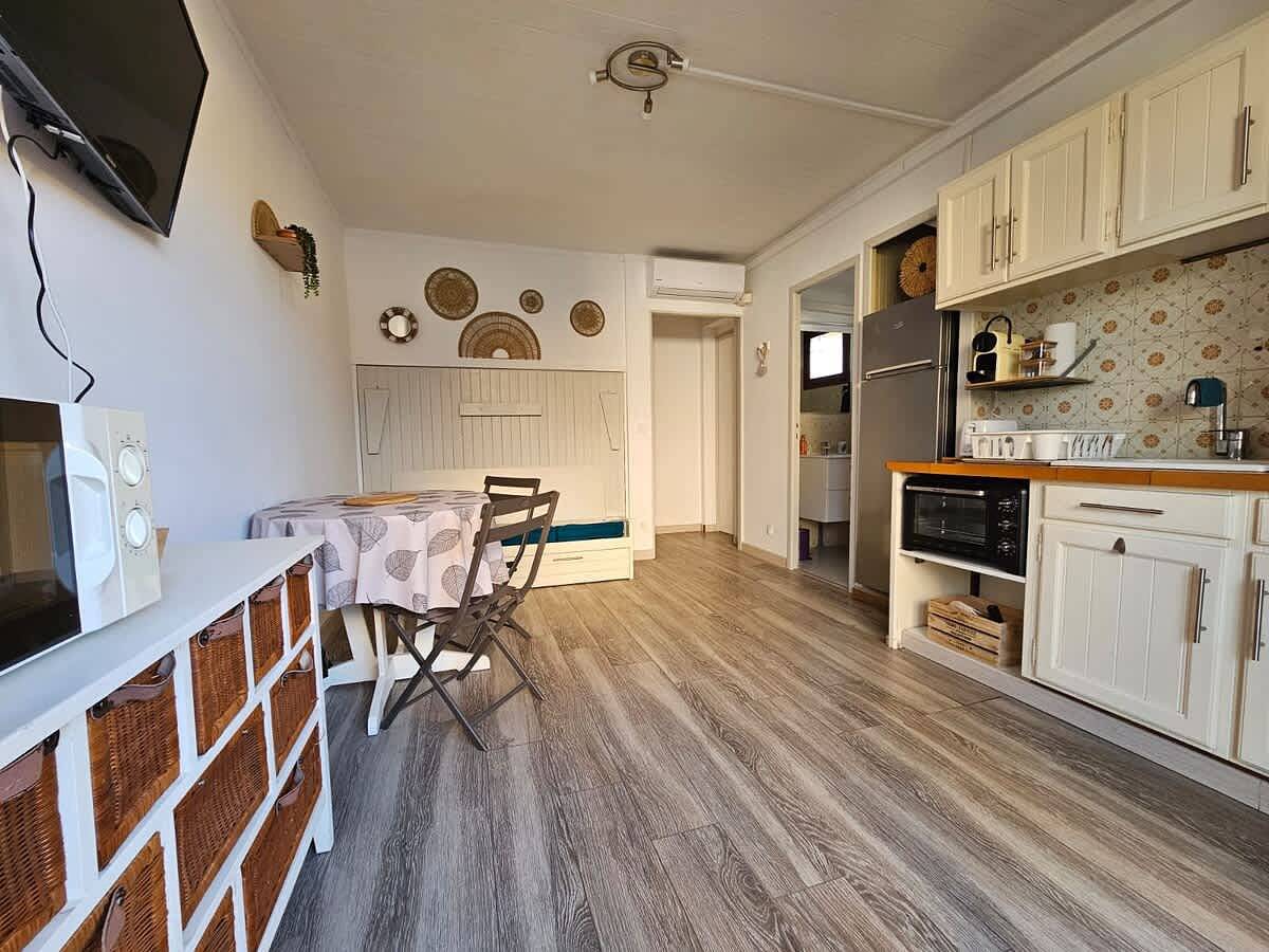 Studio entier, Studio avec terrasse  in Valras-Plage, Côte d'Améthyste