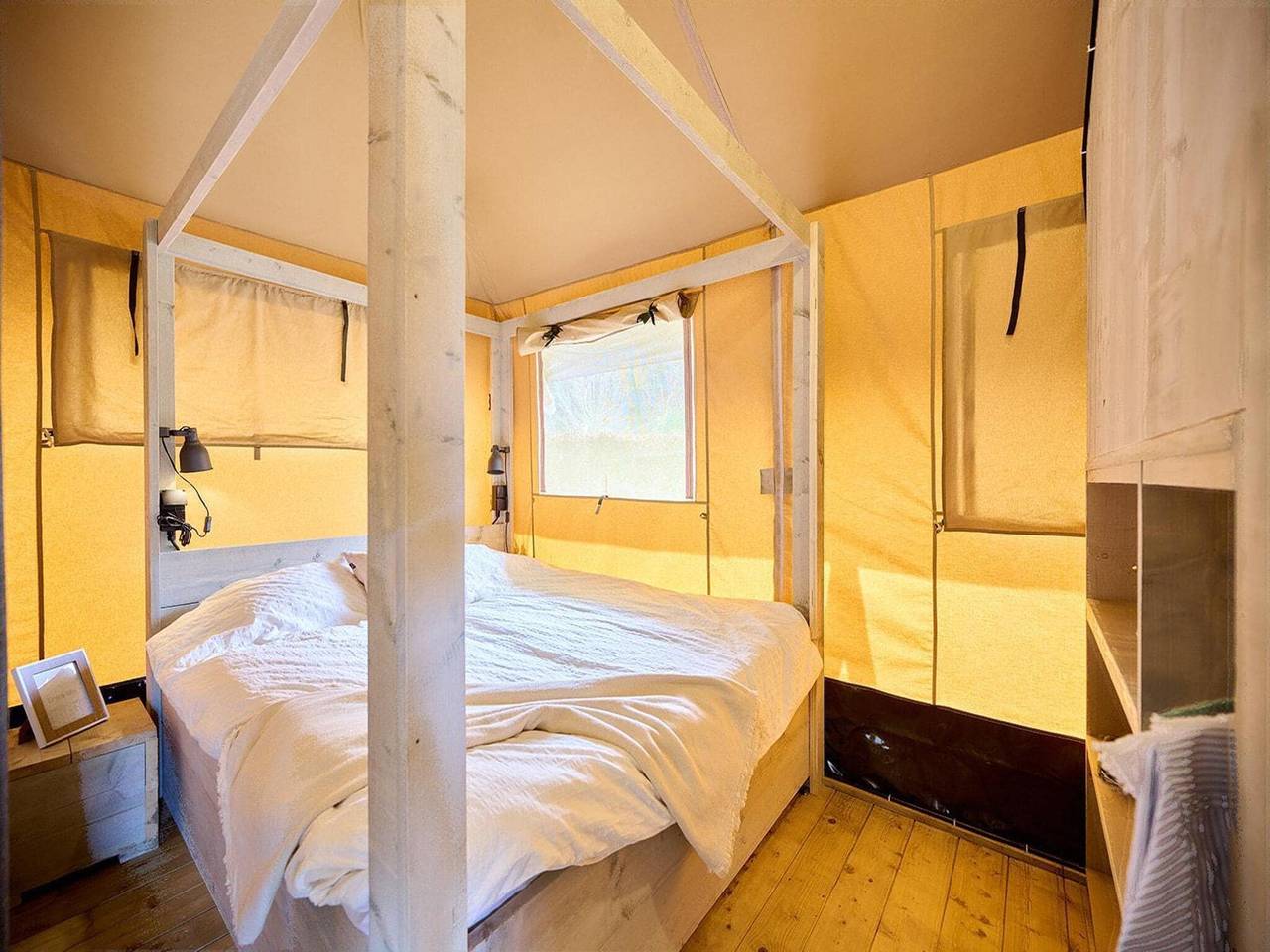 Luxuriöses Safarizelt für 6 Personen mit Veranda. in Hardenberg, Regio Zwolle
