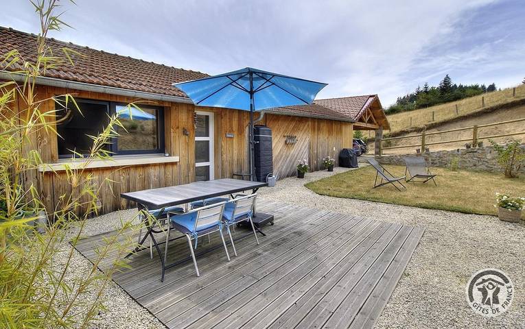 Gîte pour 3 personnes, avec jardin à Saint-Vincent-de-Reins