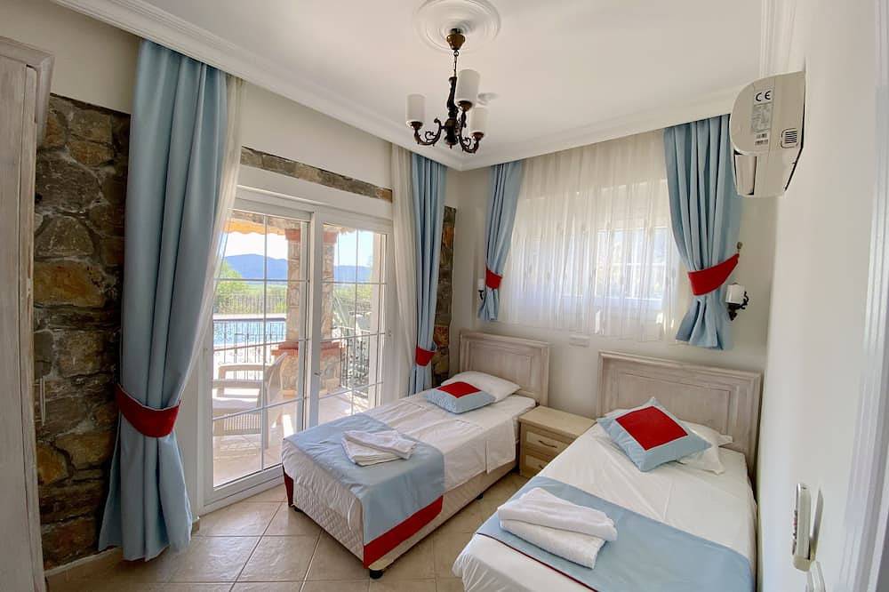 Stunning Villa Sana Perfect Condition, Private 100 m³ Pool & 1000m2 Garden Wifi in Fethiye, Tyrkiske Ægæer