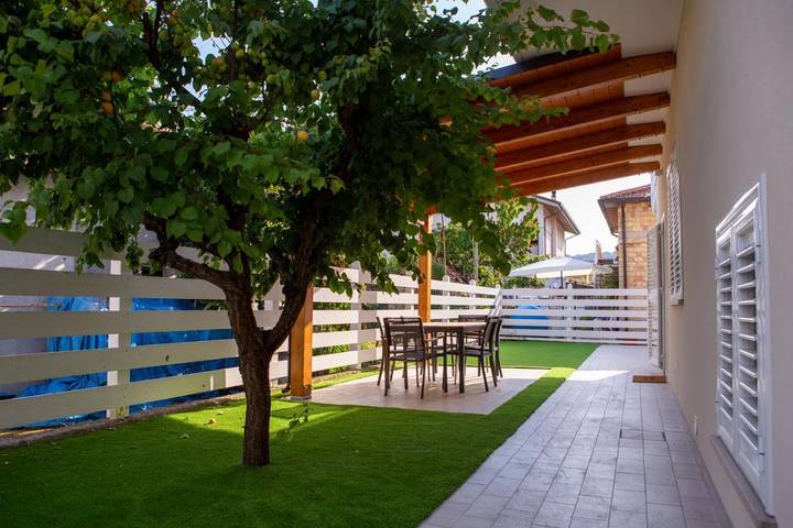 B&b per 2 persone, con Terrazza e Giardino nonché Panorama a Villa Rosa