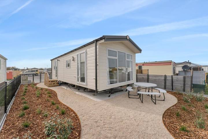 Camping pour 4 personnes, avec piscine et terrasse, animaux acceptés