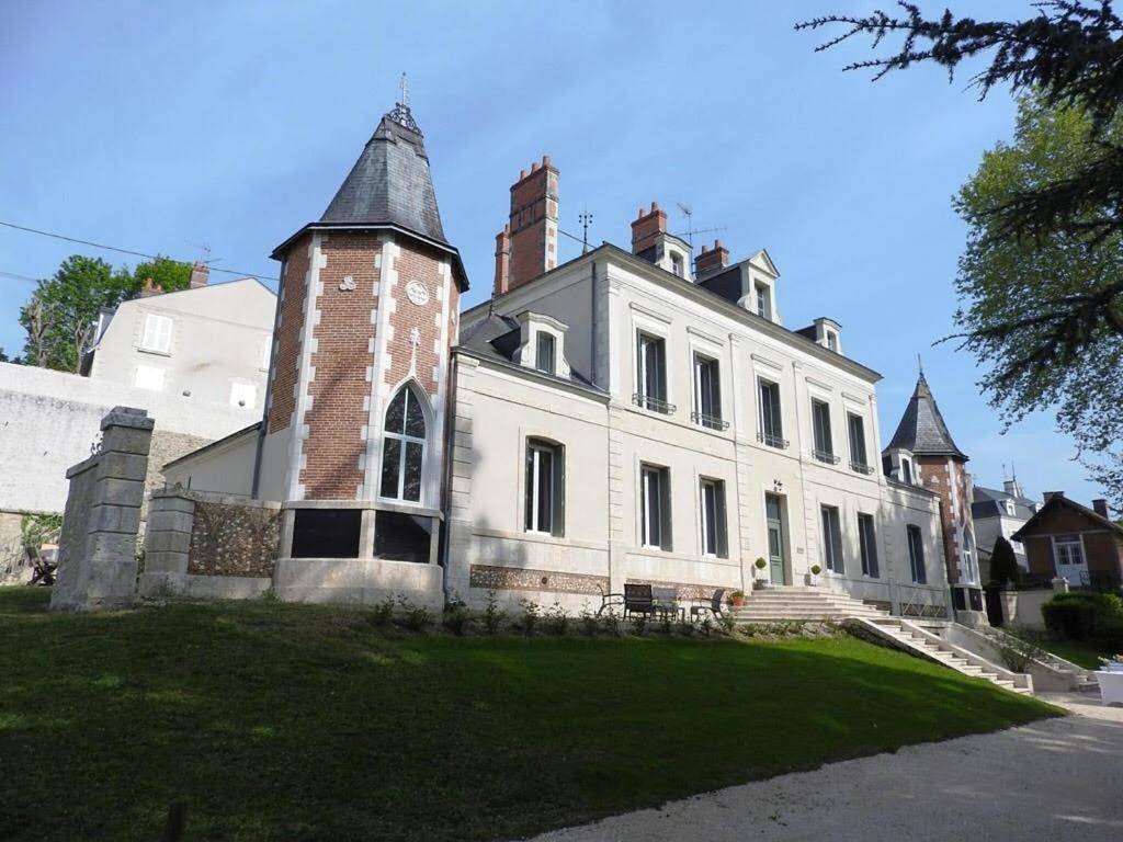 Château des Basses Roches in La Chaussée-Saint-Victor, Région de Blois