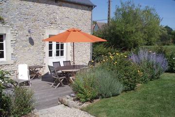 Gîte pour 5 personnes, avec terrasse et jardin à Crouay