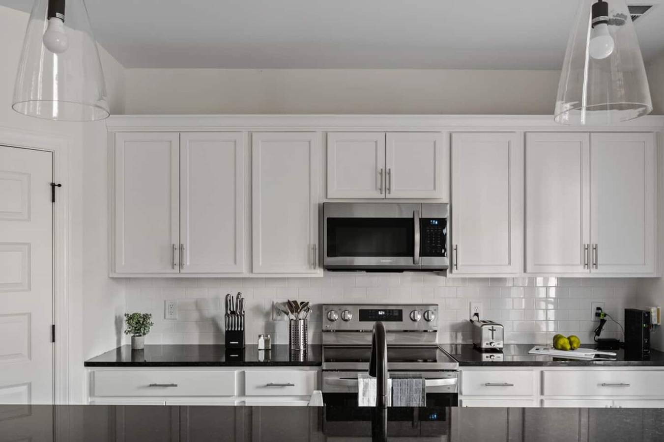 Entire apartment, 1 King 2 Queens | Garage | Yard | Washer & Dryer in Nashville, Old Hickory Lake