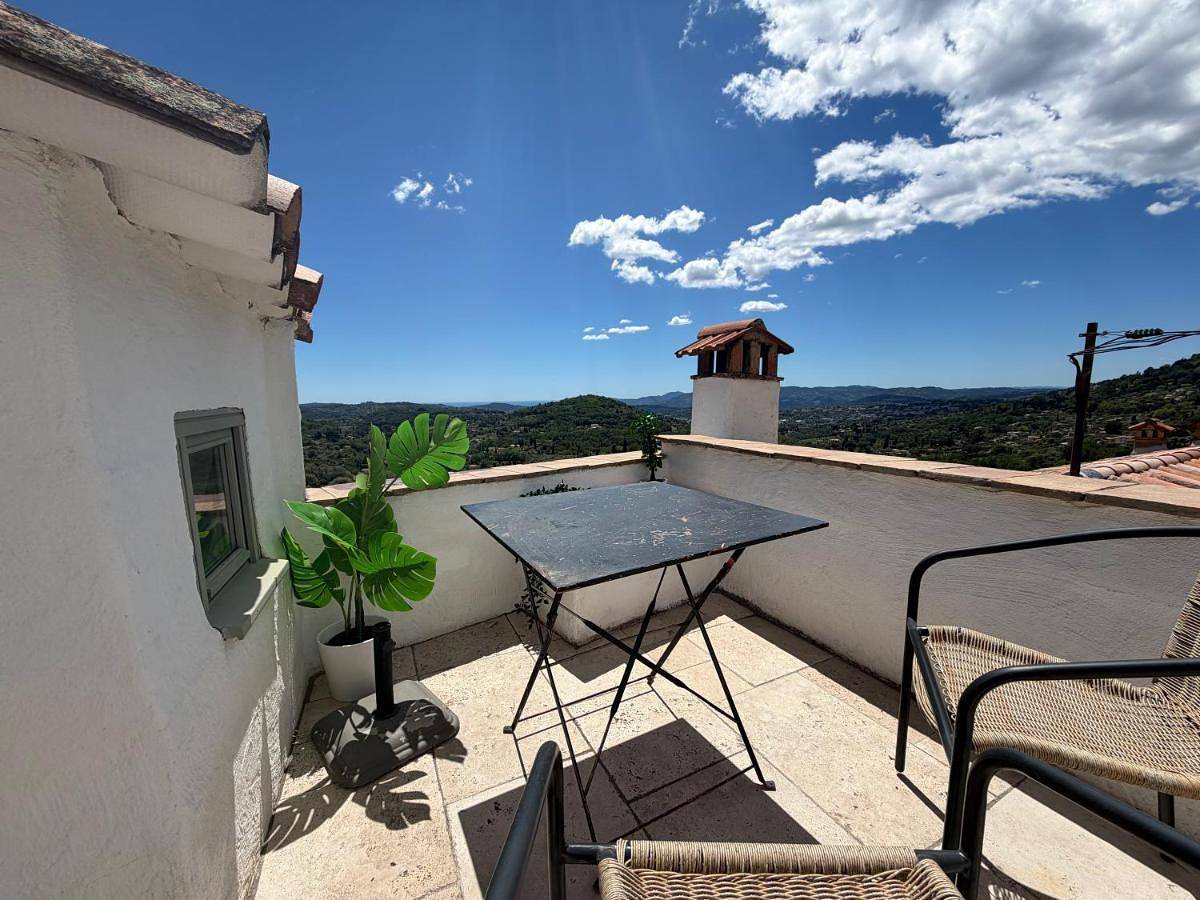 Charming Provençal House Between Sea and Mountain in Grasse, Côte méditerranéenne (France)