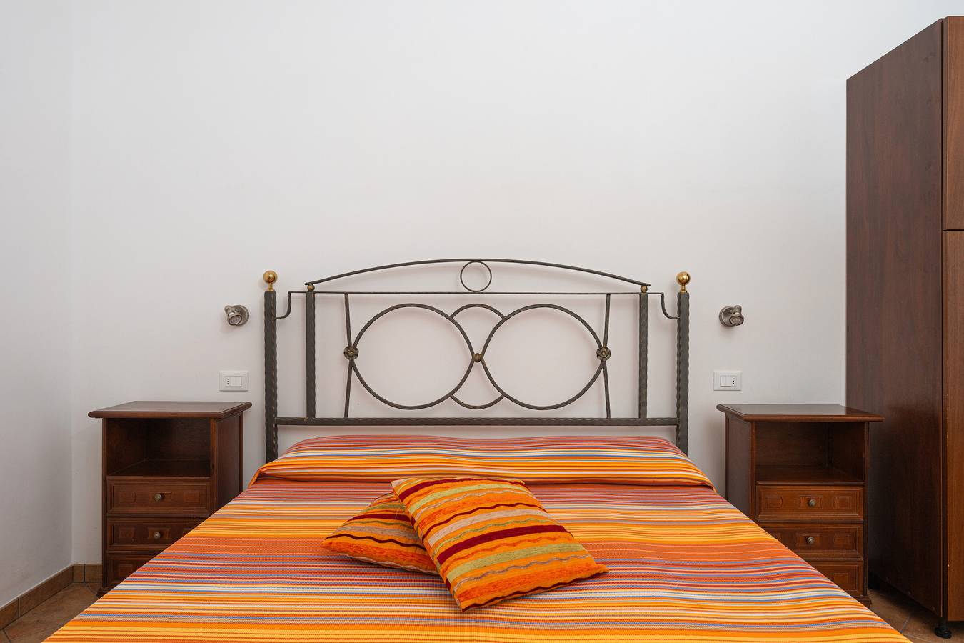 Entire apartment, Apartment 'C H Terra' with Private Terrace, Wi-Fi and Air Conditioning in Santa Cesarea Terme, Lecce Province