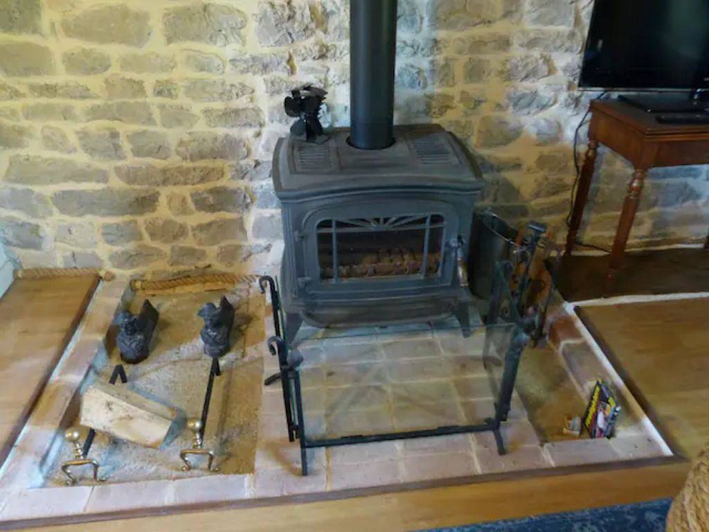 La Petite Maisonnette in Saffloz, Jura Francais