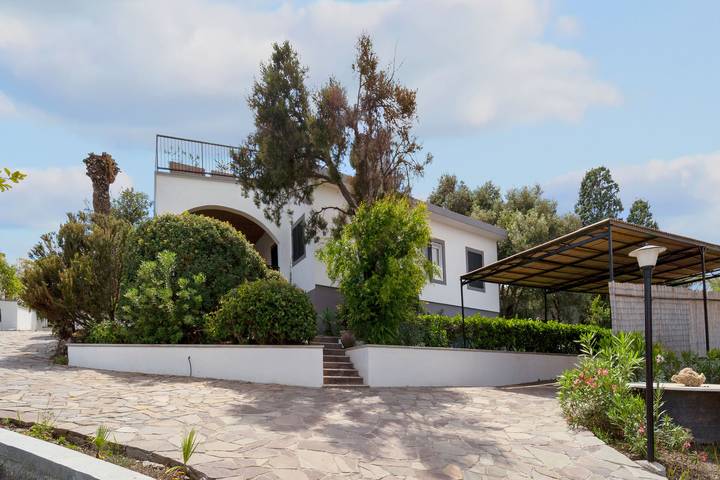 Casa vacanza per 9 persone, con giardino, con animali domestici in Sud della Sardegna