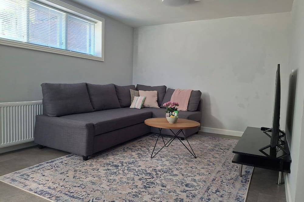 Ganze Wohnung, Bright & cozy basement apartment • Free parking in Rødovre, Hovedstaden