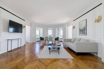 Ferienwohnung für 6 Personen, mit Ausblick und Seeblick sowie Balkon, kinderfreundlich in Paris