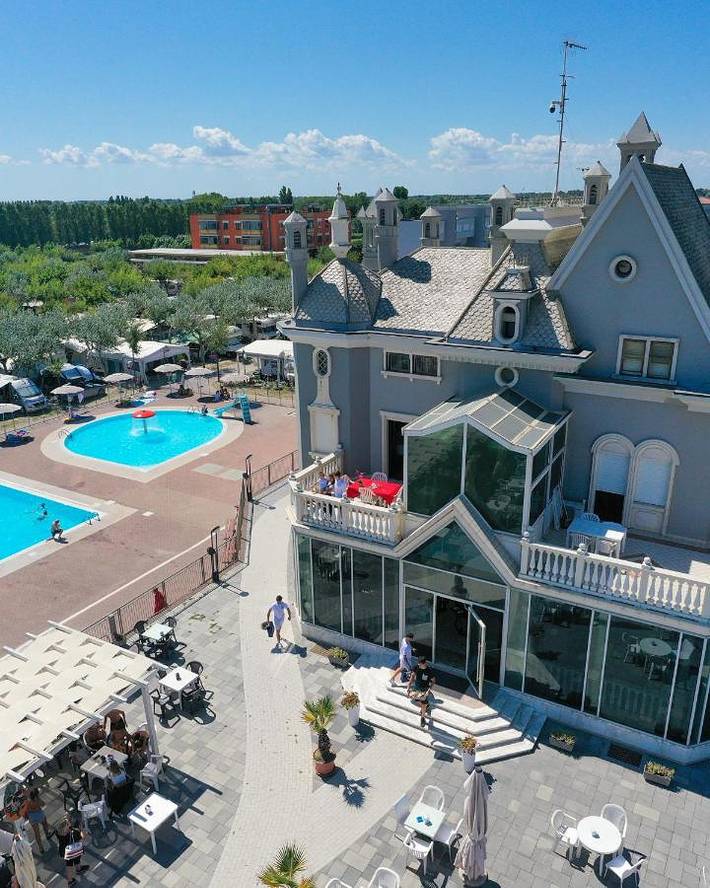 Villaggio vacanza per 4 persone, con Balcone e Giardino nonché Piscina a Chioggia