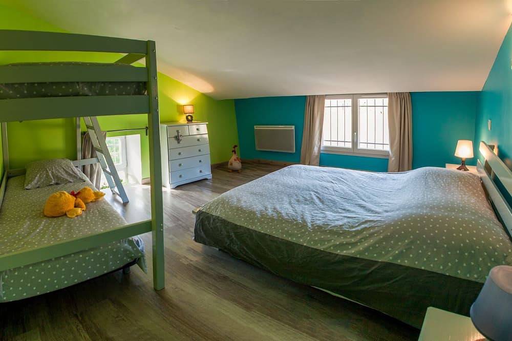La Remise + Le Loft = 18 couchages dans un cadre cosy & chaleureux in Saint-Bonnet-du-Gard, Région de Nîmes