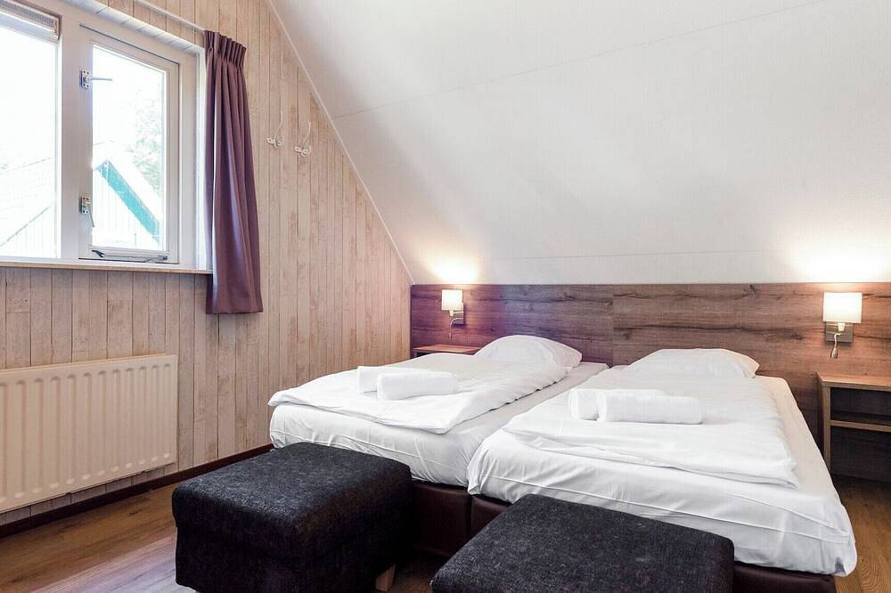 Comfortable bungalow for 4 persons in Diessen, Nordbrabant