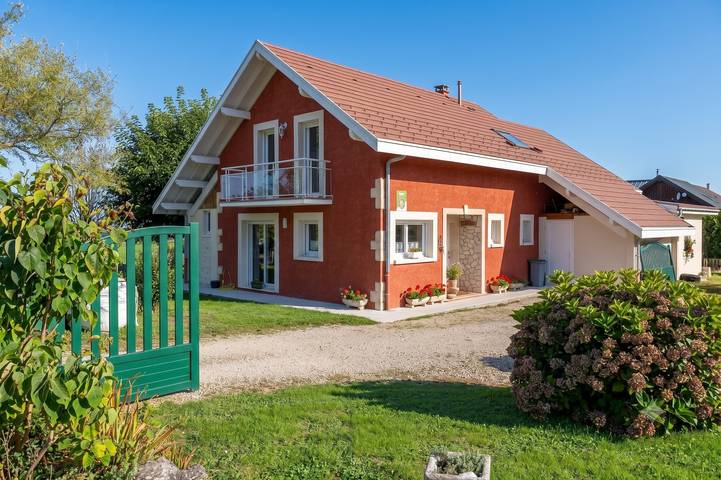 Location de vacances pour 6 personnes, avec Balcon et Jardin dans Murs-et-Gélignieux