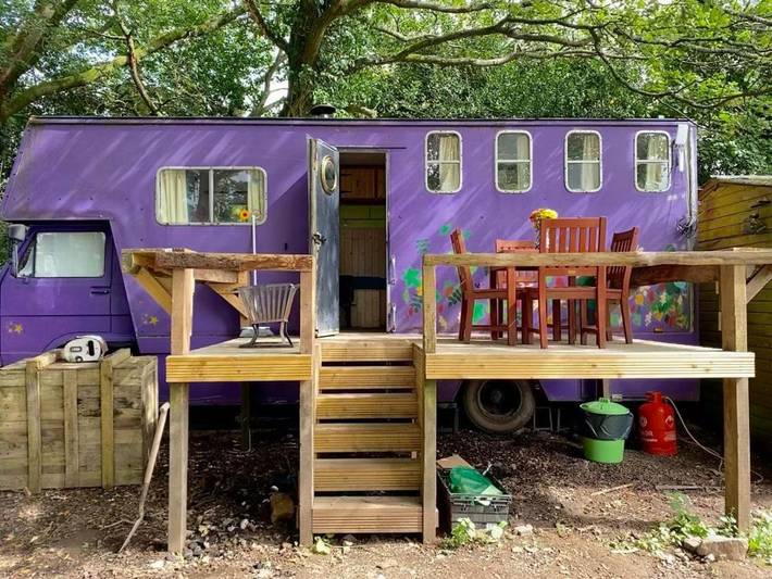 Glamping for 4 people, with Terrace and Garden as well as View in Gloucestershire