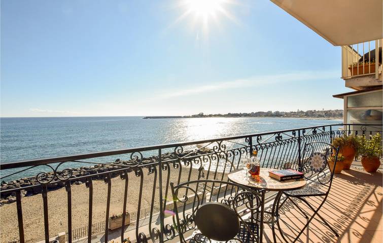 Ferienwohnung für 6 Personen, mit Terrasse in Giardini-Naxos - 2