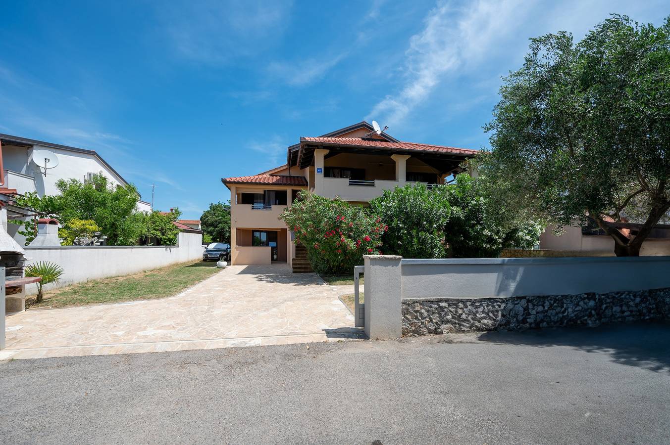 Entire apartment, Two bedroom apartment with terrace Nin (Zadar) A-23551-c in Nin, Zadar