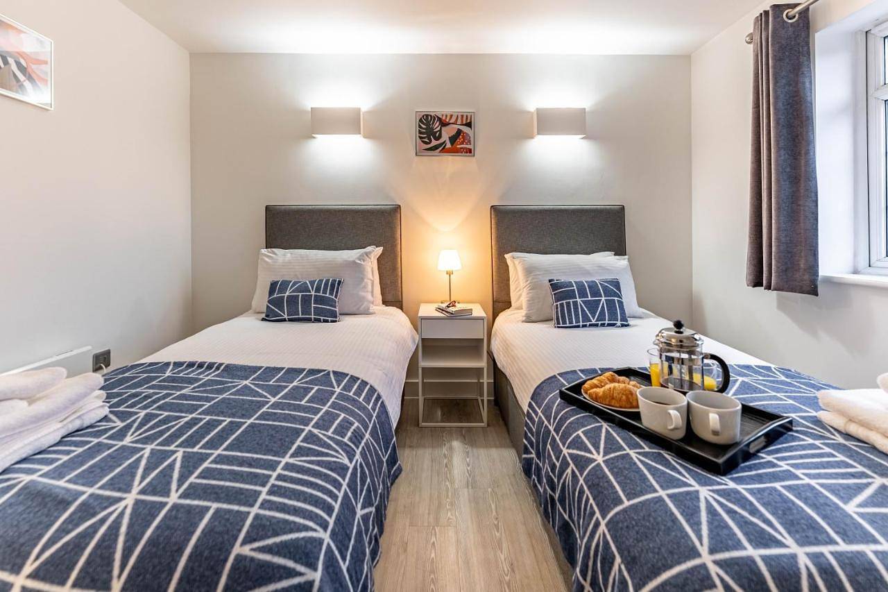 Entire apartment, Superior Apartment in Reading, Berkshire