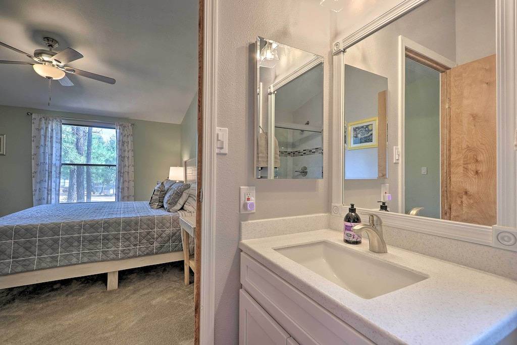 Updated Strawberry Family Cabin w/ 2 Private Decks in Strawberry, Gila County