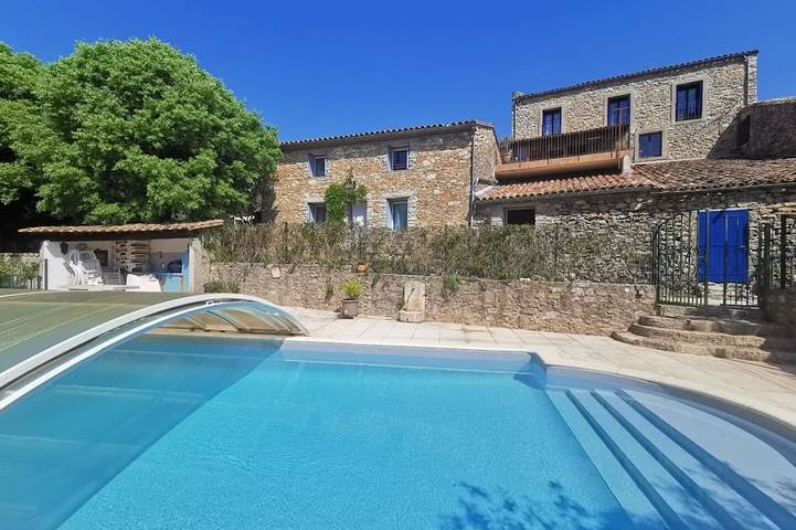Location de vacances pour 4 personnes, avec Terrasse et Piscine à Saint-André-de-Buèges