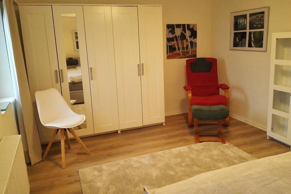 Ganze Wohnung, Ferienhaus Landhaus Am Hirtzborn – Bergblick, private Terrasse & Wlan in Marburg, Landkreis Marburg-Biedenkopf