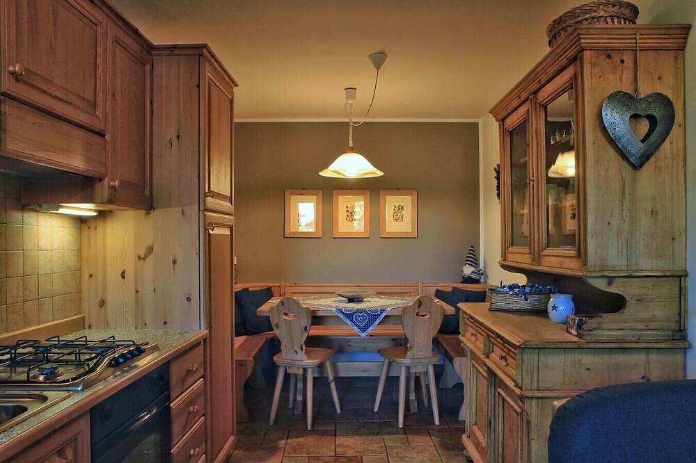 Entire apartment, Flat with Brenta Dolomites view in Andalo, Brenta group