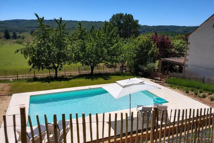 Location de vacances pour 8 personnes, avec jardin, animaux acceptés à Saint-Vincent-de-Cosse