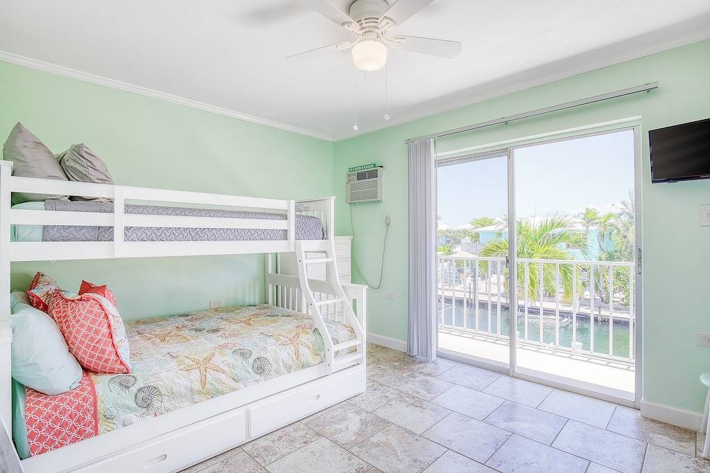 Dog-Friendly Gulf-Front Home w/ Private Pool/Dock, Fast Wifi, and Washer/Dryer in Marathon, Monroe County