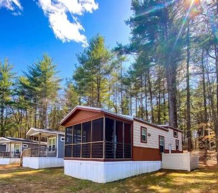 Vacation rental for 7 people, with pool in Queensbury