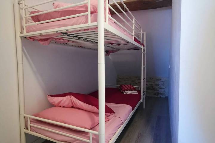Gîte pour 4 personnes, avec Jardin et Piscine à Fajoles - 2