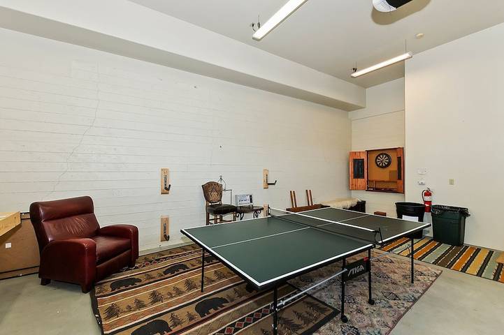 Log cabin for 15 people, with hot tub and balcony in Big Bear Lake