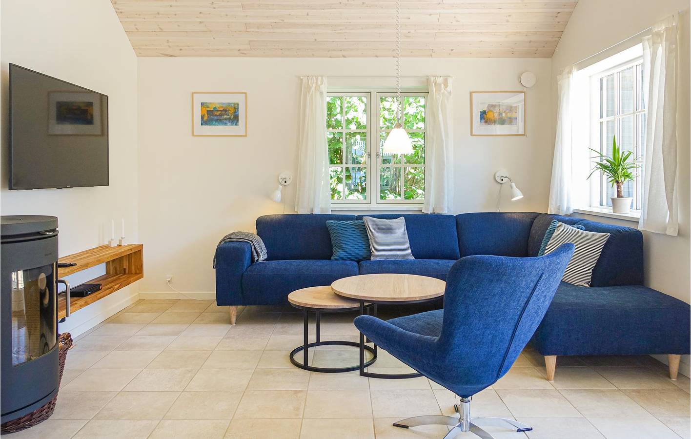 Holiday home for 6 people with hot tub in Østre Sømarken, Pedersker