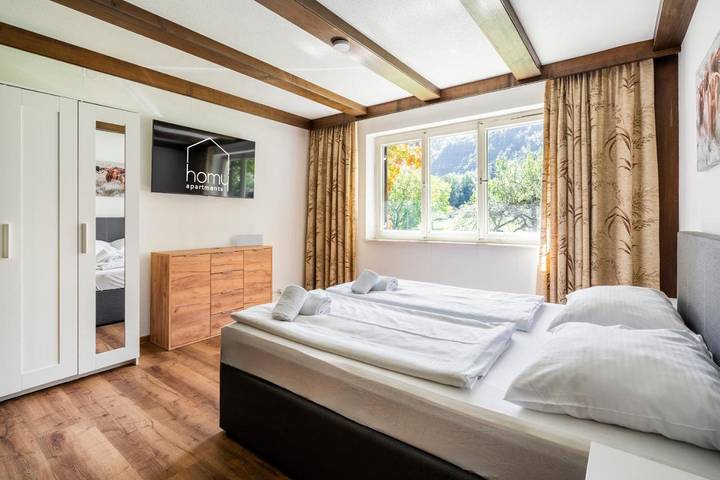 Ferienwohnung für 9 Personen, mit Balkon und Terrasse sowie Ausblick in Vandans