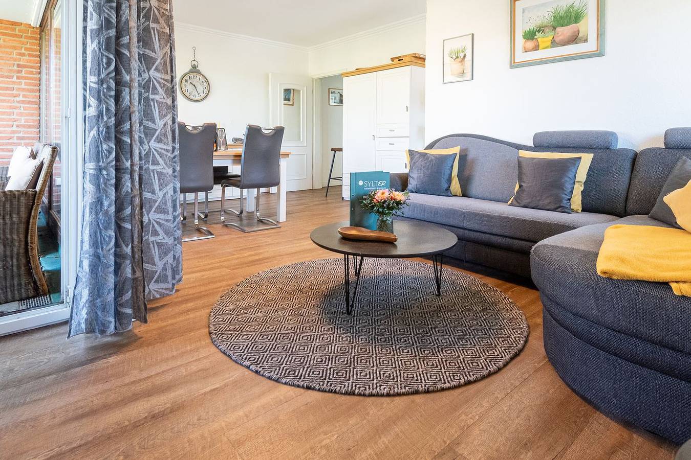 Ganze Wohnung, Helle 2-Zimmer Wohnung mit ca. 50 m² in zentraler Lage, für bis zu 2 Personen in Wenningstedt, Sylt