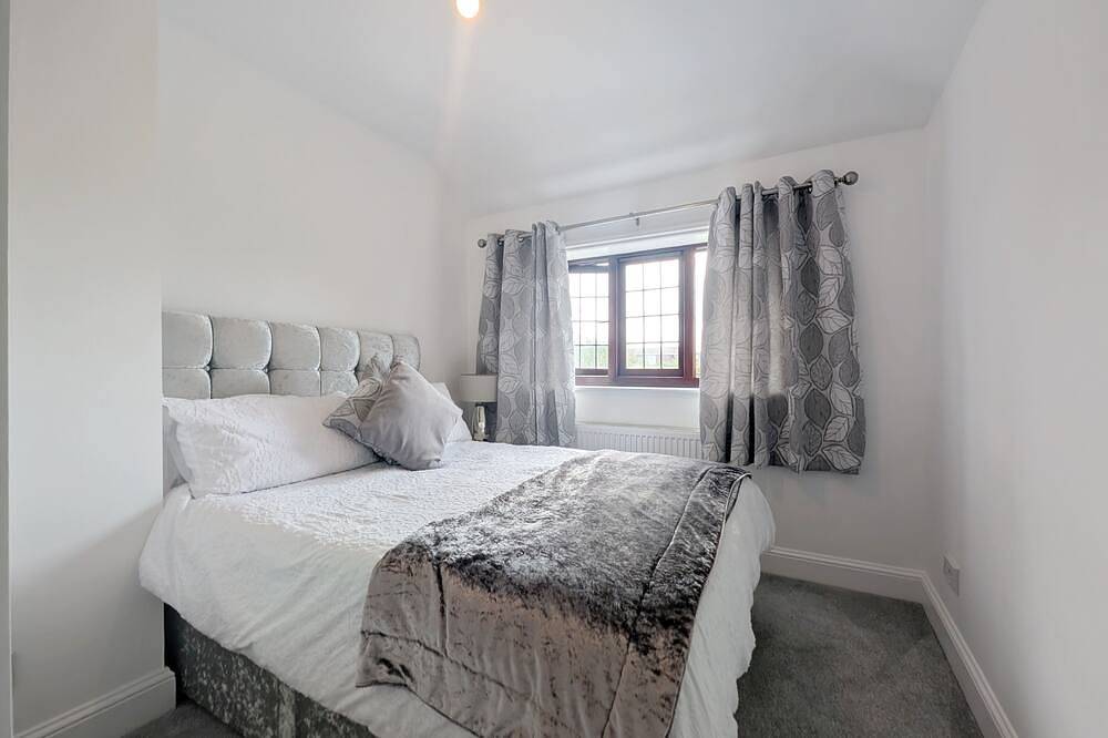 A cottage that sleeps 8 guests  in 4 bedrooms in Hayling Island, Havant