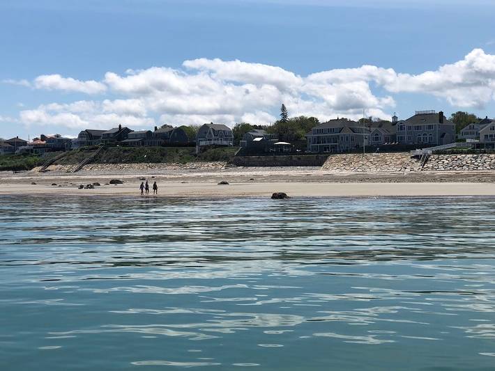 Vacation house for 12 people, with yard in Massachusetts