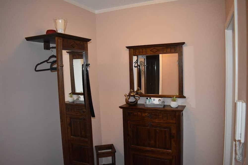 Entire apartment, Fully equipped, large 3.5 room apartment just 350 m from the Baltic Sea in Nienhagen, Bad Doberan & Surroundings