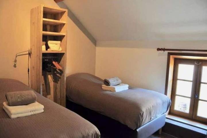 Location de vacances pour 7 personnes, avec jardin ainsi que terrasse et piscine, animaux acceptés à Sergeac - 3