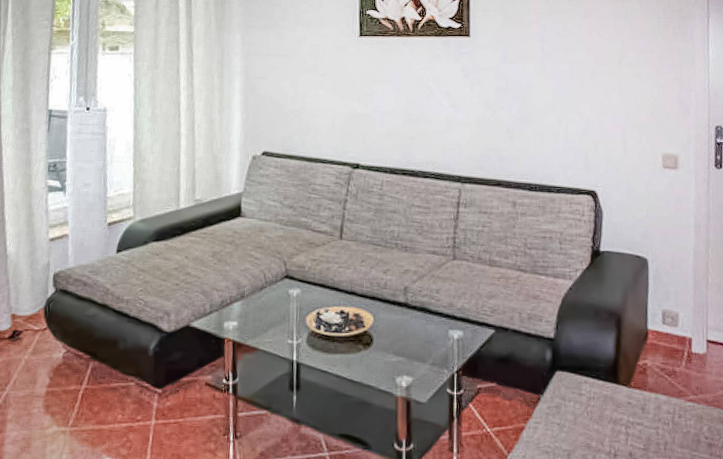 Ganze Ferienwohnung, Strandnahe Unterkunft mit Terrasse und Parkplatz - 800 m zum Strand in Sommersdorf, Kummerower See