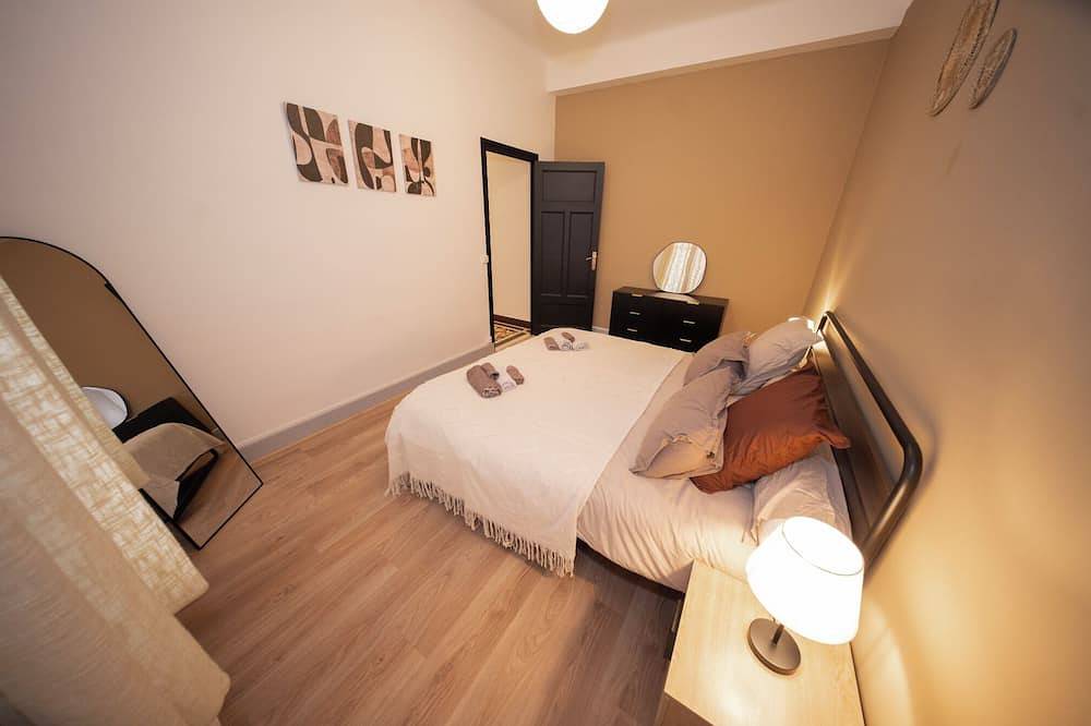 Entire apartment, L'Élégance - Cozzy & Chill (2-bedroom apartment with parking) in Chambéry, Chambéry region