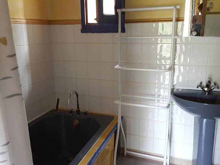 Chambre d’hôte pour 2 personnes, avec piscine ainsi que vue et jardin à Lambesc - 4