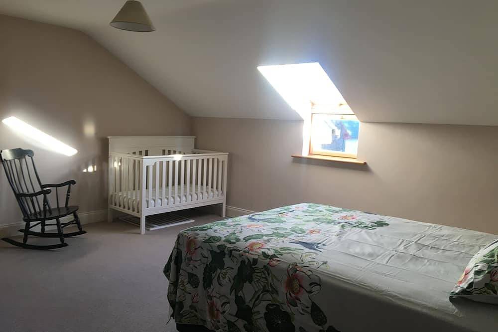 Ocean front home on Ring of Kerry—Golfers and Walkers Paradise in Caragh, County Kerry