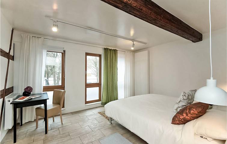 Ganze Ferienwohnung, Modernes Apartment mit Terrasse & Parkplatz in der Nähe des Suhler Stadtzentrums in Suhl, Rennsteig