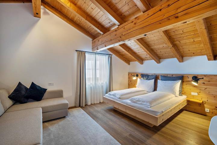 Appartamento intero, Residenza di montagna" Kasern Nr 5" con vista sulle montagne, giardino, terrazza e Wi-Fi in Casere (Predoi), Predoi