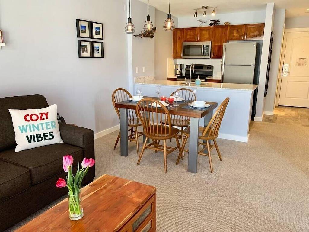 Ganze Wohnung, Peowhistler-1 Bdrm + Sofabed mtn view in Deerlodge in Whistler, Whistler Blackcomb