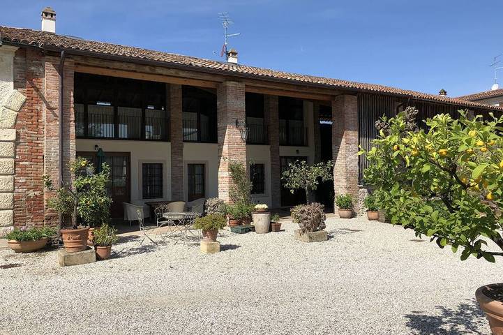 Loft per 8 persone, con giardino e terrazza a Verona