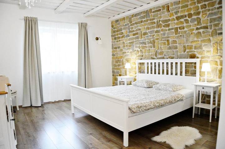 Ferienhaus für 4 Personen, mit Whirlpool und Terrasse sowie Garten in Balatonfenyves